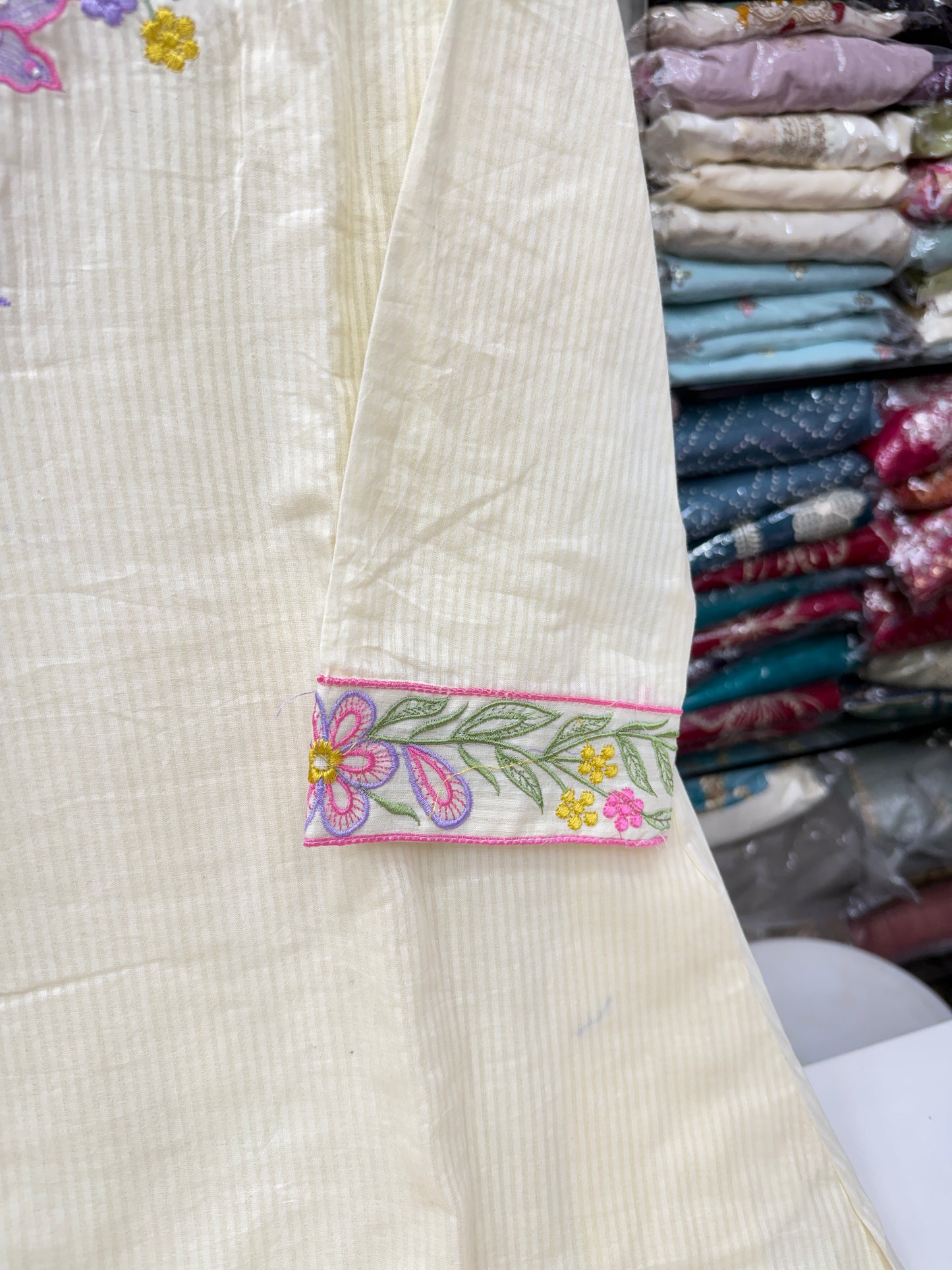 Pastel Pink Self-Texture Mul Cotton 3-Piece Kurta Pant Set with Dupatta & Lining | Floral Thread Work Summer Suit Set