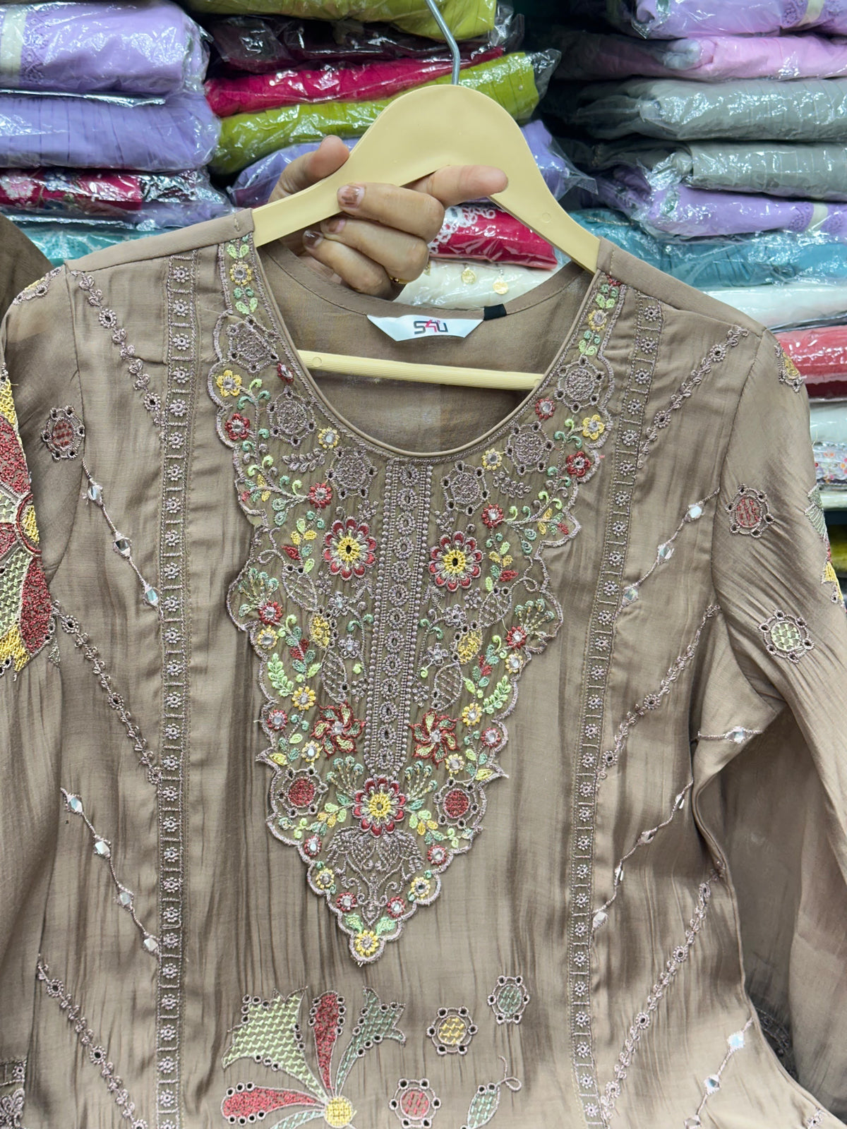 Designer Festive Wear Muslin Kurta with Pants and Dupatta – Heavy Threadwork Ethnic 3-Piece Suit