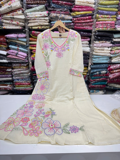 Pastel Pink Self-Texture Mul Cotton 3-Piece Kurta Pant Set with Dupatta & Lining | Floral Thread Work Summer Suit Set