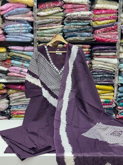 Women's Pure Cotton Geometric Print 3-Piece Kurta Set with Thread Work V-Neck, Loose Pants and Dupatta RR1495