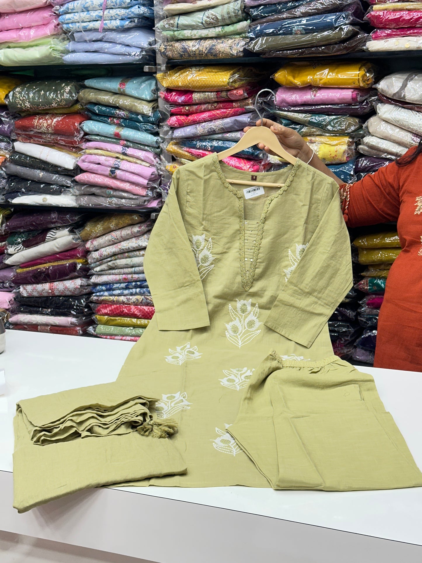 3 piece pure cotton kurta set classy and rich comfortable with thread work detailing all over the kurta RR1468