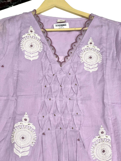Lavender 3 piece kurta set in premium mul cotton fabric with thread work detailing