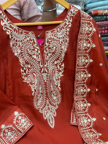 Mul Chanderi Straight 3 Piece Kurti Pant Set with Heavy Embroidery & Booti Dupatta – RR1663