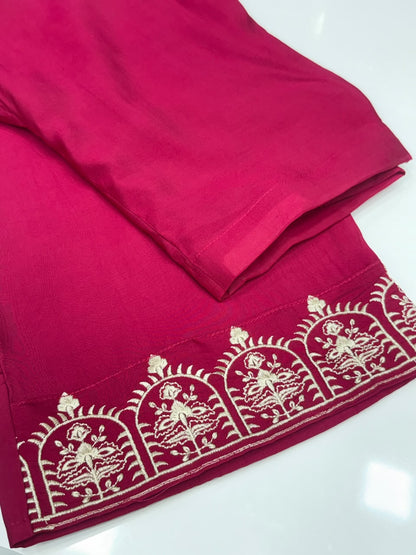 Mul Chanderi Straight 3 Piece Kurti Pant Set with Heavy Embroidery & Booti Dupatta – RR1663