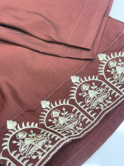 Mul Chanderi Straight 3 Piece Kurti Pant Set with Heavy Embroidery & Booti Dupatta – RR1663