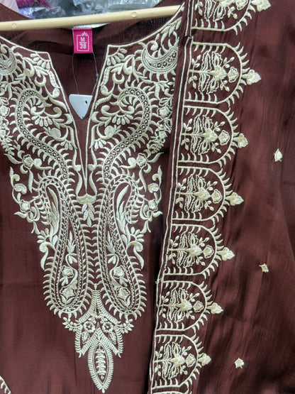 Mul Chanderi Straight 3 Piece Kurti Pant Set with Heavy Embroidery & Booti Dupatta – RR1663