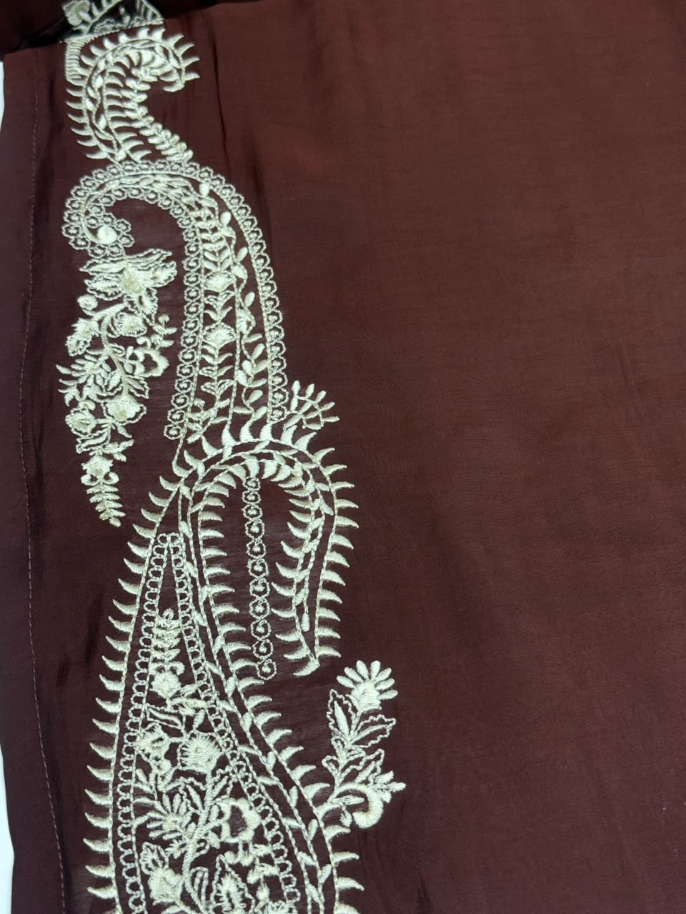 Mul Chanderi Straight 3 Piece Kurti Pant Set with Heavy Embroidery & Booti Dupatta – RR1663